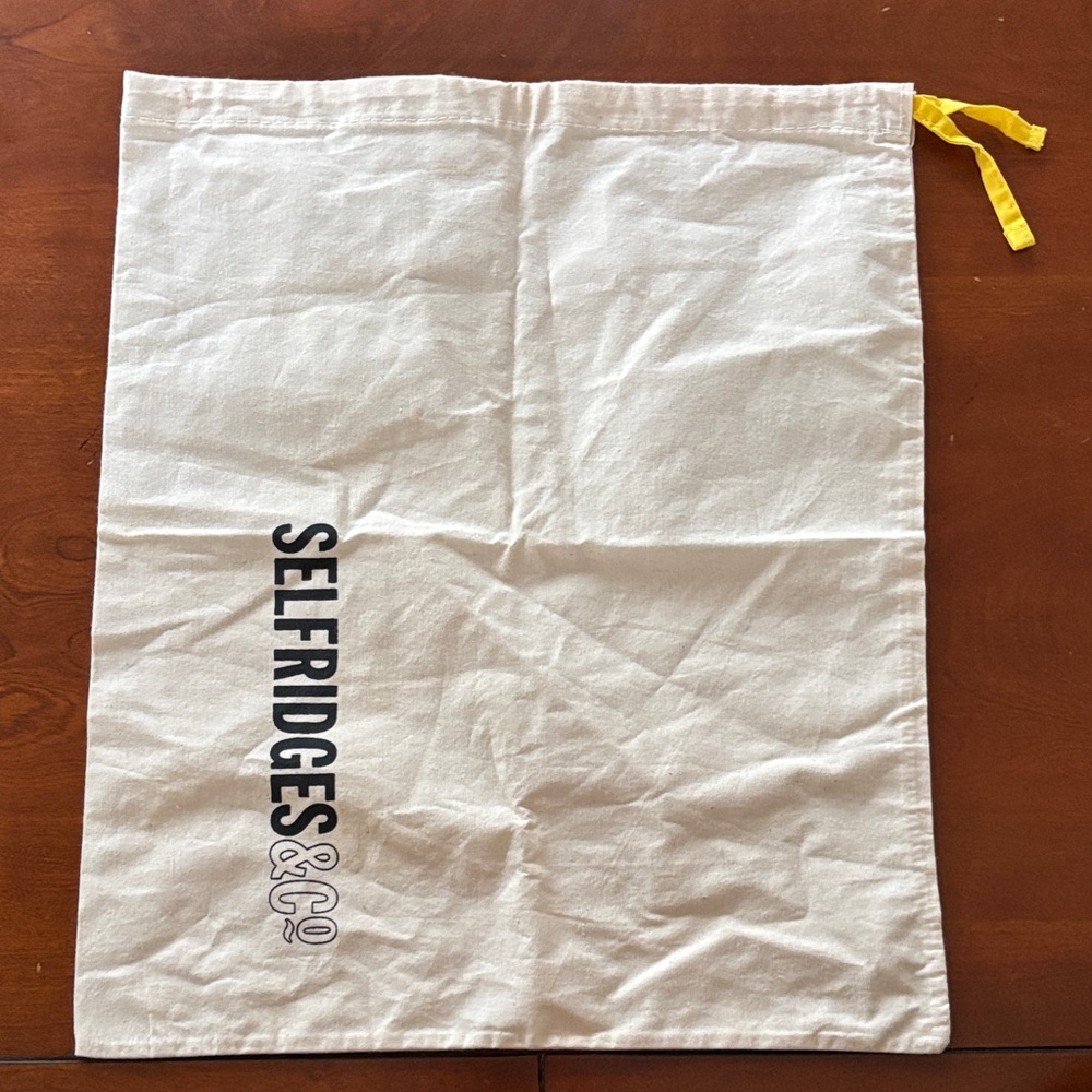 Cream Travel Bag‎